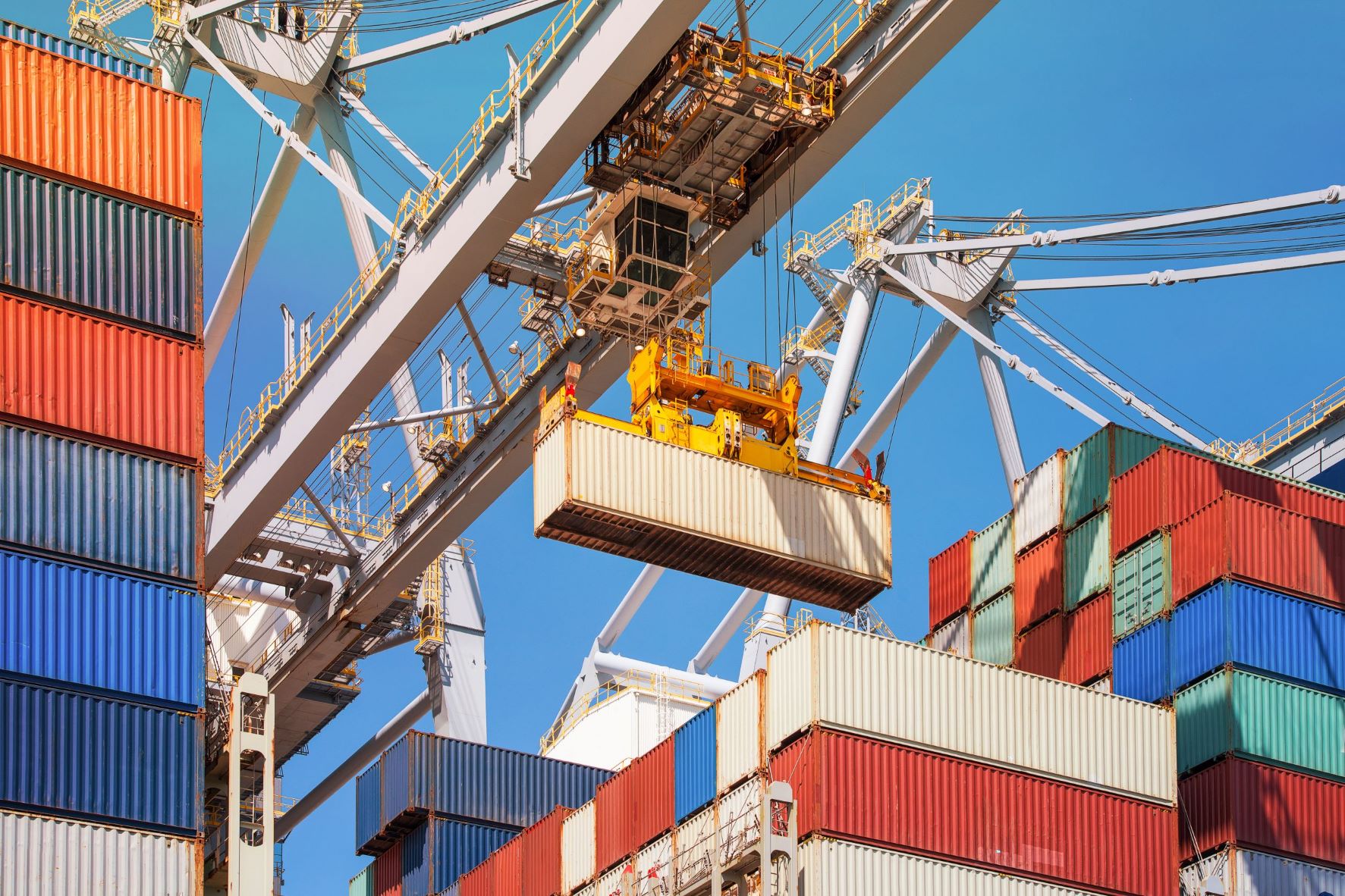 Mehr Effizienz im Containerterminal durch bessere Planung